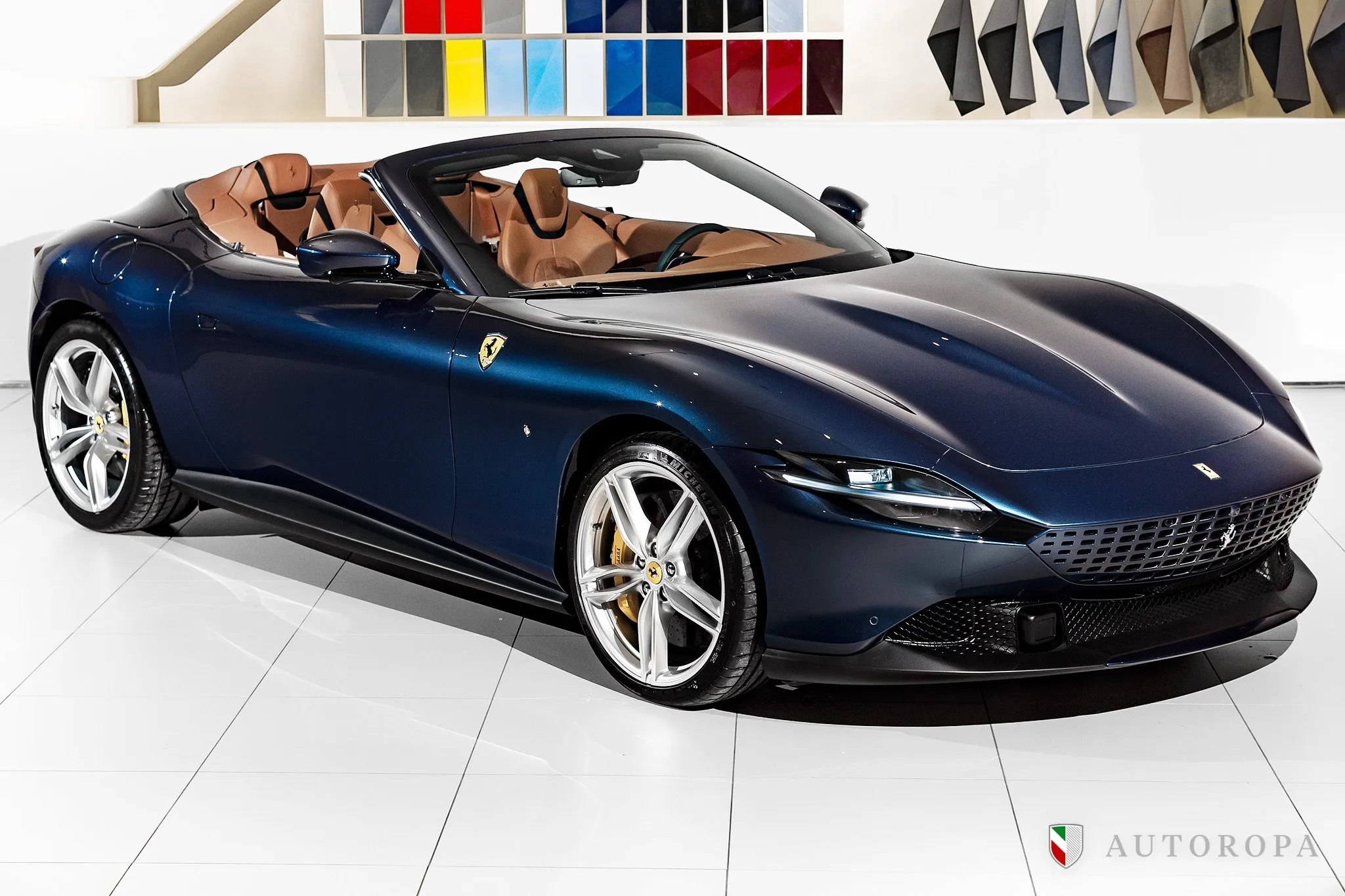 2025 Ferrari Roma Spider proposée par un concessionnaire agréé Ferrari et Maserati à Arlöv, Suède, photo principale