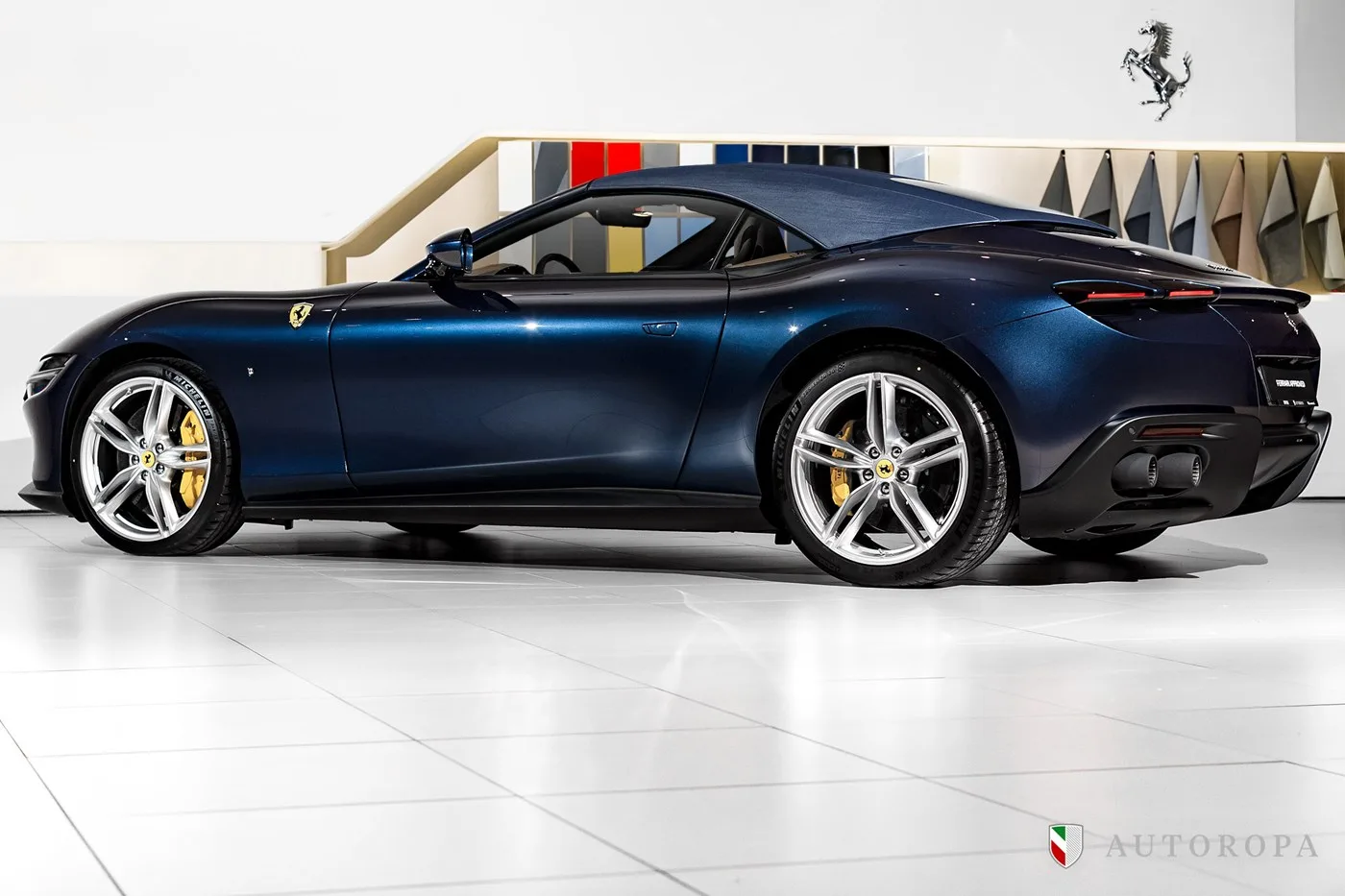 2025 Ferrari Roma Spider proposée par un concessionnaire agréé Ferrari et Maserati à Arlöv, Suède, photo 5 sur 10