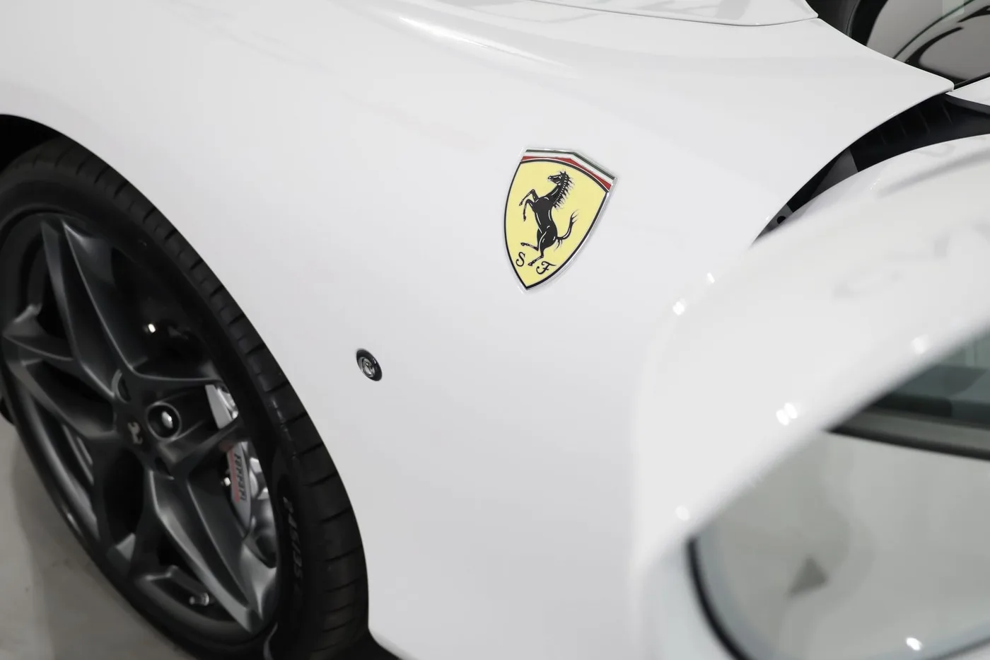2025 Ferrari Roma Spider Atelier proposée par un spécialiste de la supercar à Zibido San Giacomo, Italie, photo 14 sur 25