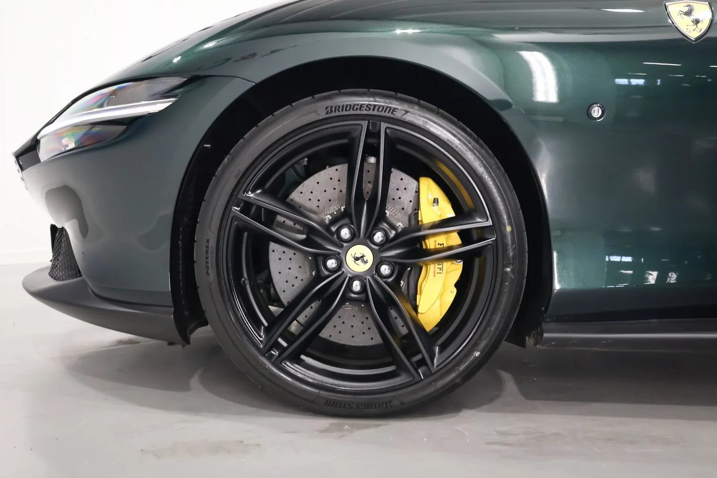 2025 Ferrari Roma Spider Atelier offered by a supercar dealer in Zibido San Giacomo, Italy, photo 7 of 25