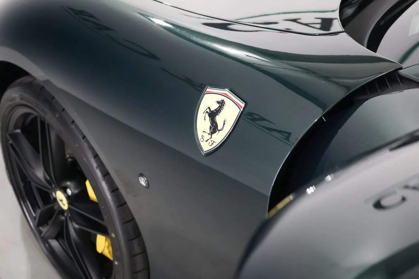 2025 Ferrari Roma Spider Atelier offered by a supercar dealer in Zibido San Giacomo, Italy, photo 10 of 25