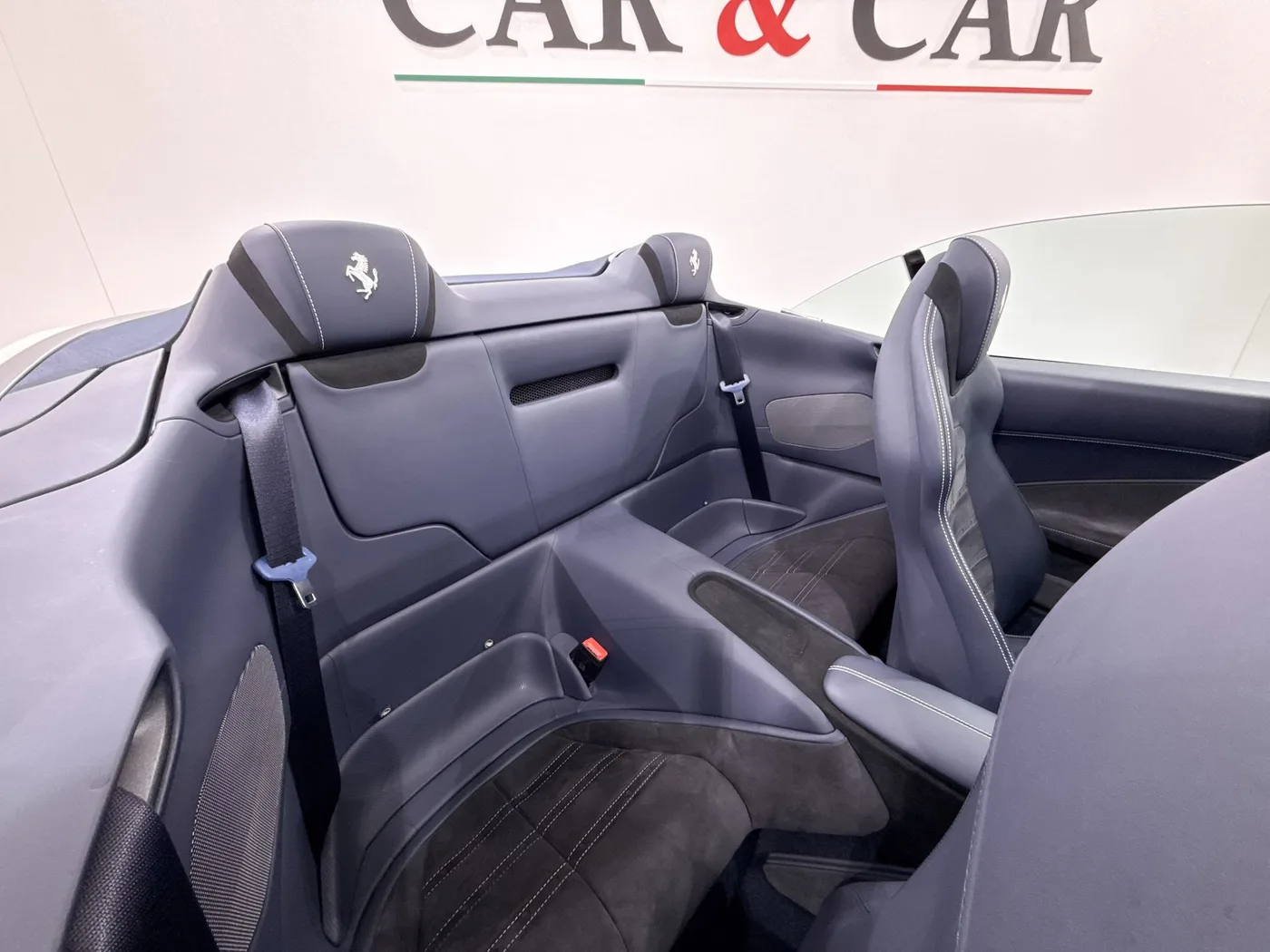 2025 Ferrari Roma Spider angeboten von einem Supersportwagenhändler in Zibido San Giacomo, Italien, Foto 15 von 25