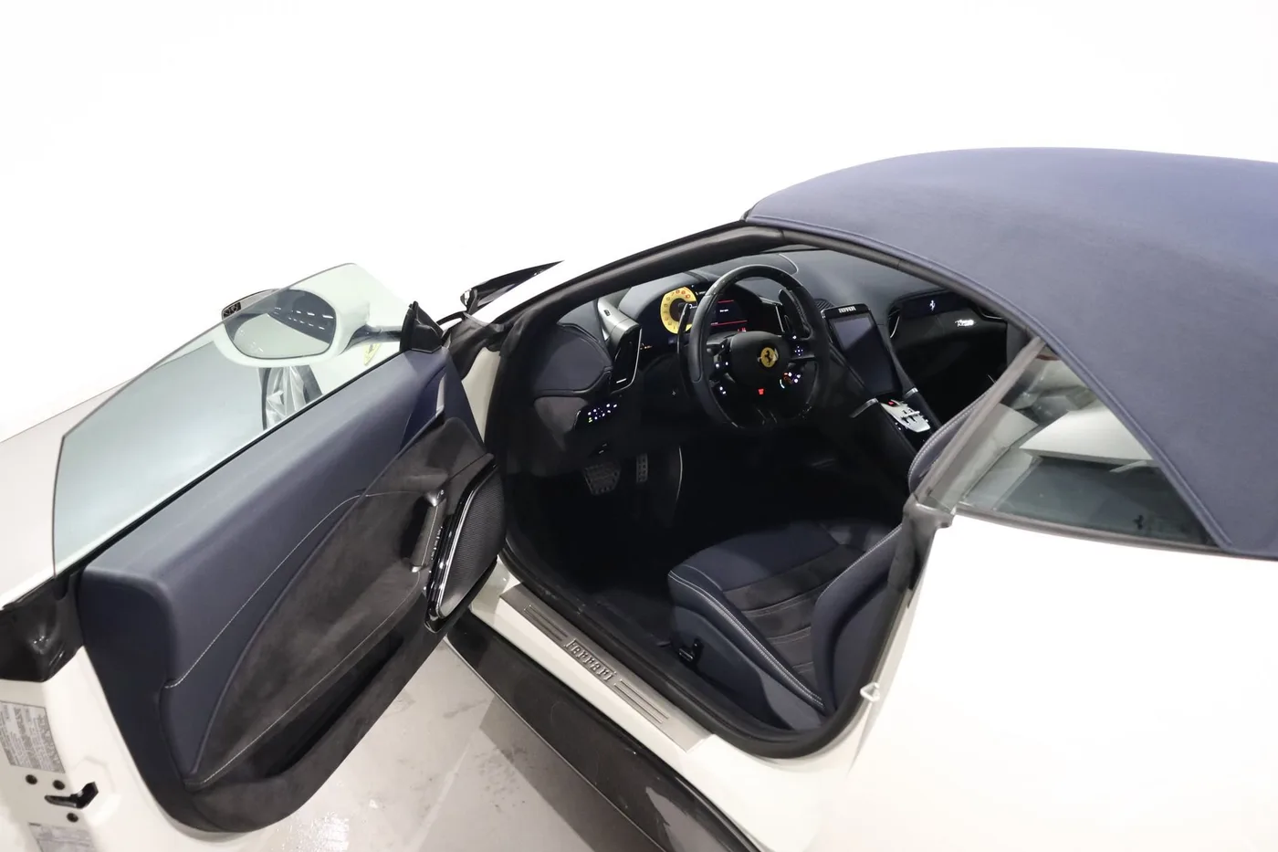2025 Ferrari Roma Spider angeboten von einem Supersportwagenhändler in Zibido San Giacomo, Italien, Foto 23 von 25