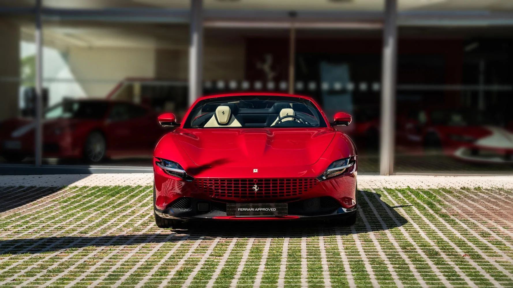 2025 Ferrari Roma Spider angeboten von einem Fachhändler in San Pedro Alcántara, Spanien, Hauptfoto
