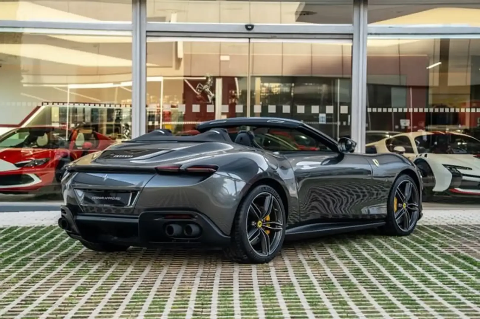 2025 Ferrari Roma Spider, 5/29