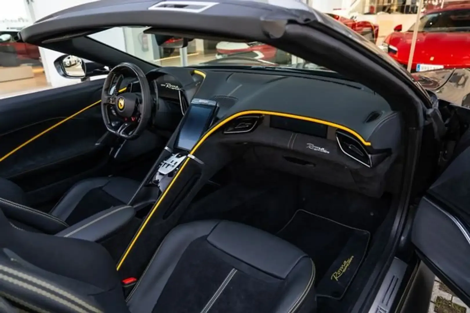 2025 Ferrari Roma Spider, 13/29