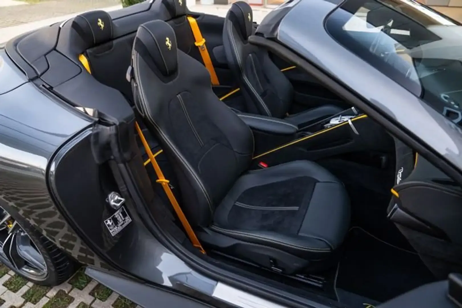 2025 Ferrari Roma Spider, 15/29