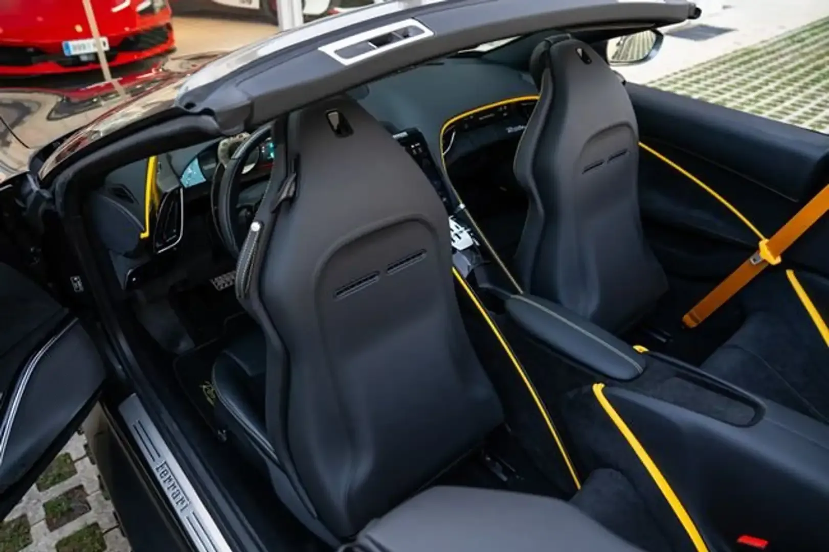 2025 Ferrari Roma Spider, 18/29