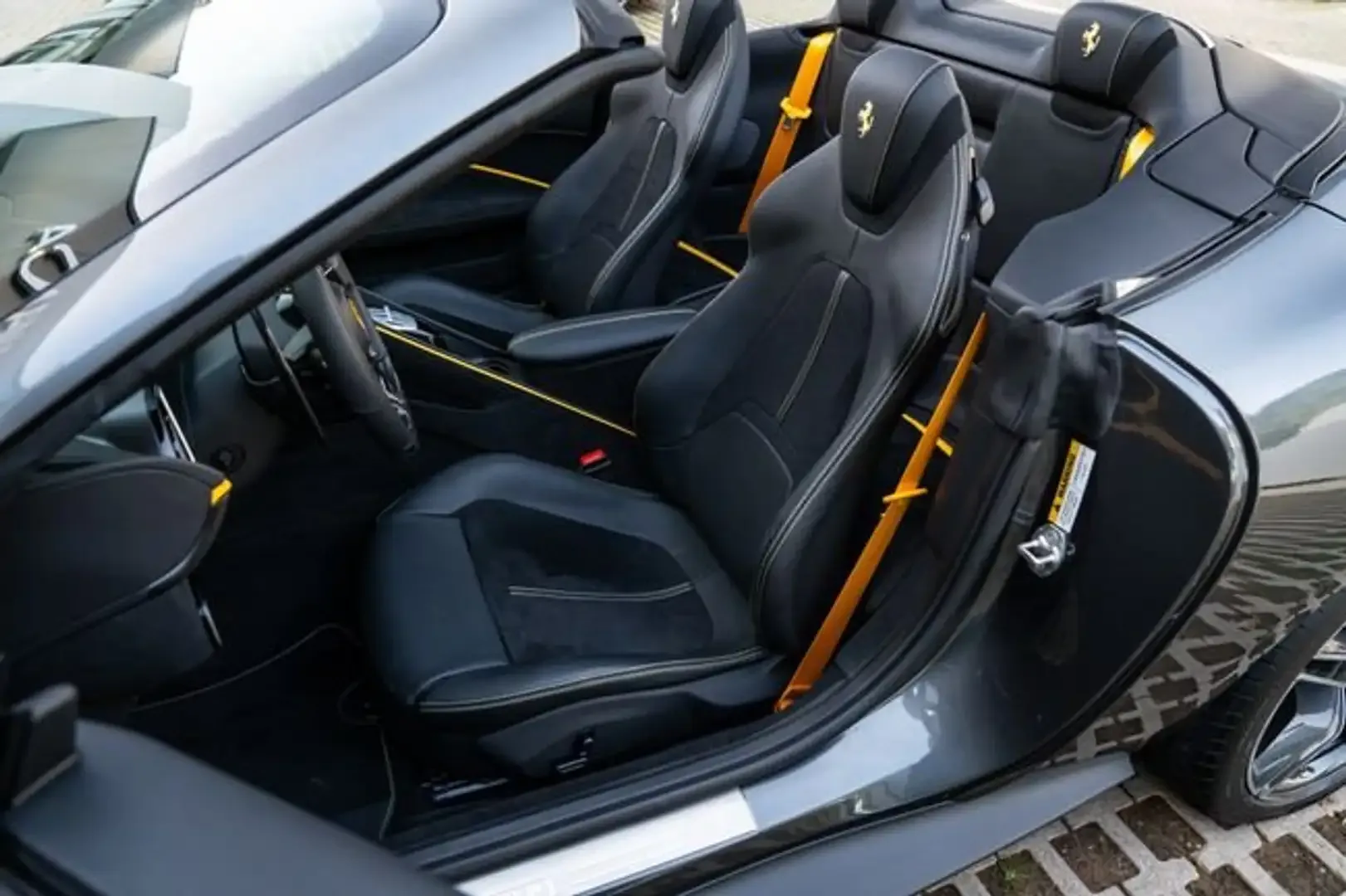 2025 Ferrari Roma Spider, 22/29
