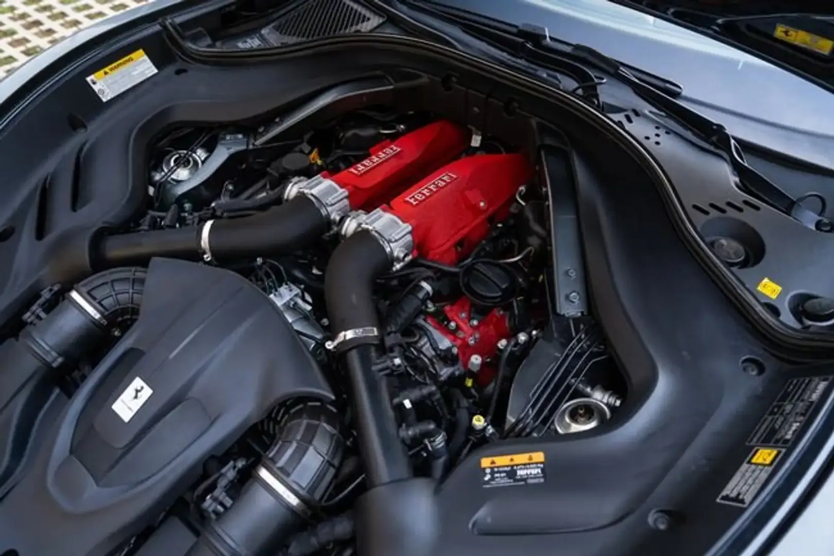 2025 Ferrari Roma Spider, 25/29