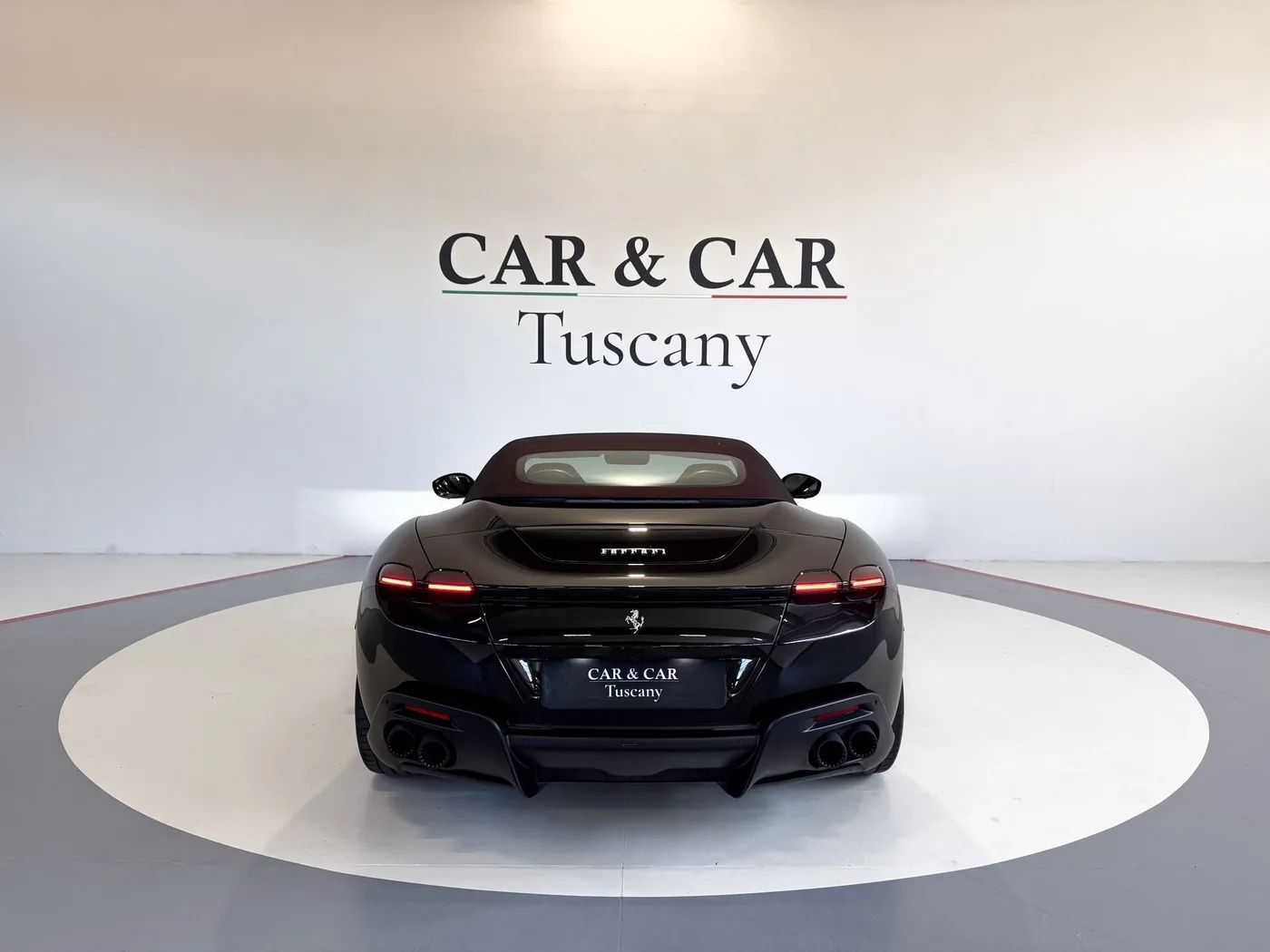 2025 Ferrari Roma Spider proposée par un concessionnaire spécialisé à Lucca, Italie, photo 4 sur 25