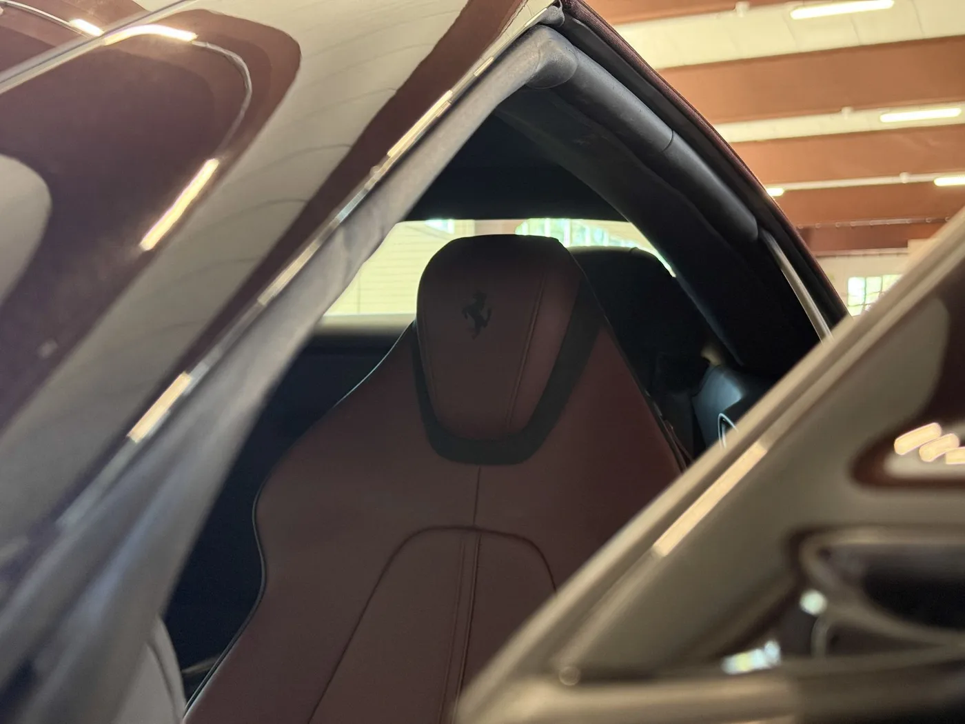 2025 Ferrari Roma Spider proposée par un concessionnaire spécialisé à Lucca, Italie, photo 8 sur 25