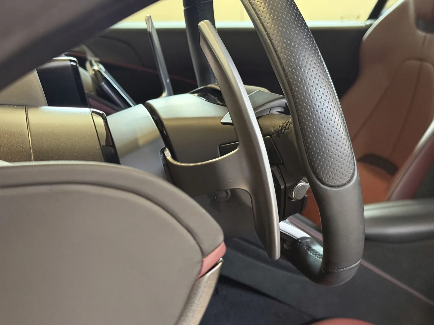 2025 Ferrari Roma Spider proposée par un concessionnaire spécialisé à Lucca, Italie, photo 14 sur 25