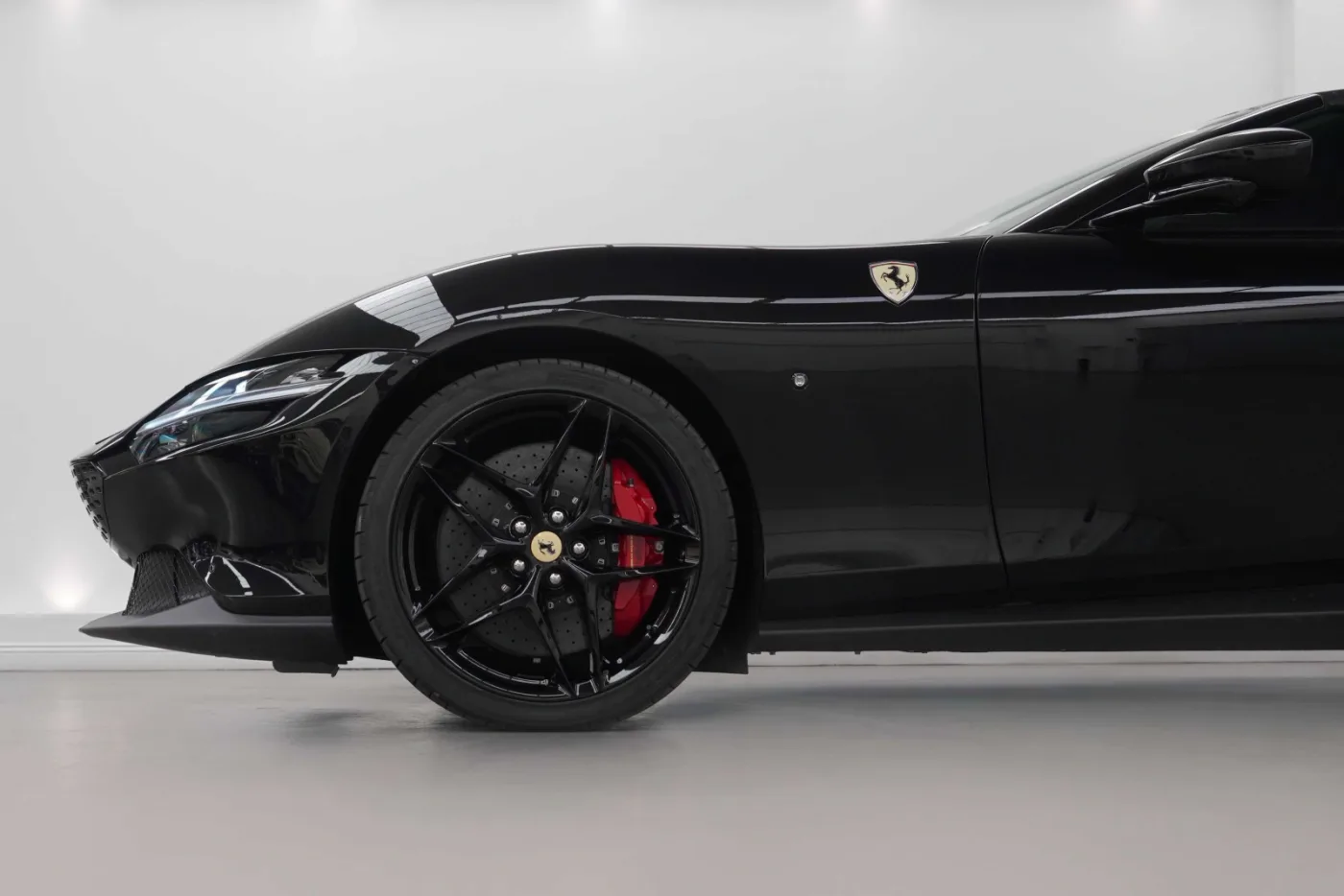 2025 Ferrari Roma Spider offered by a specialist dealer in Dubai, United Arab Emirates, photo 7 of 10