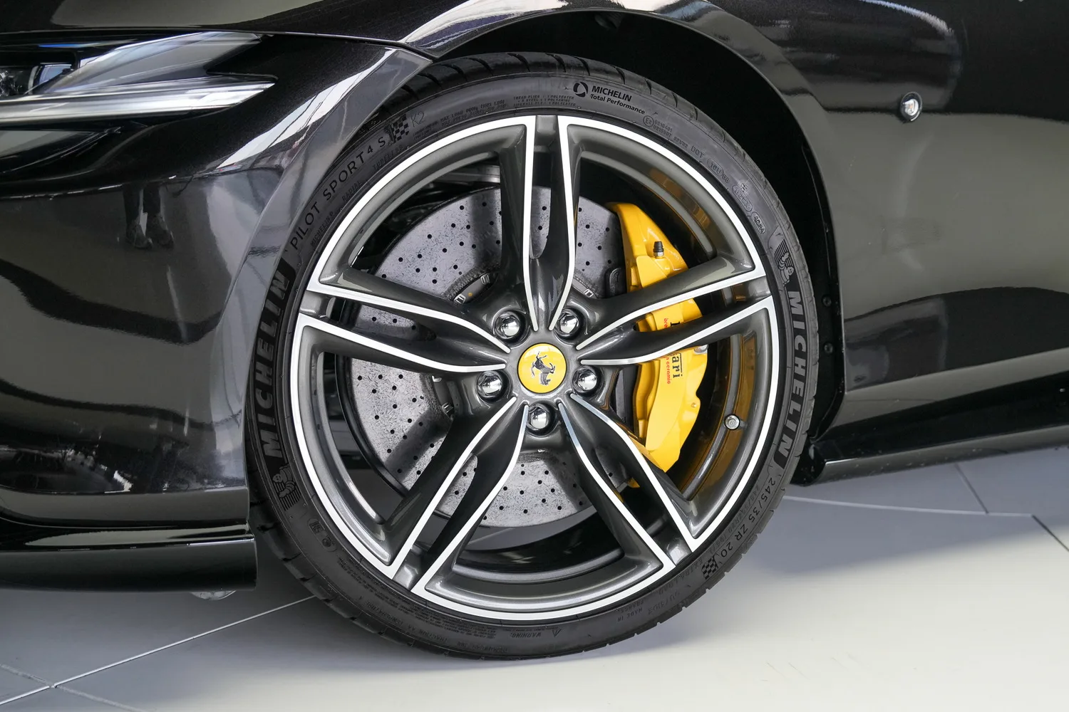 2025 Ferrari Roma Spider, 16/16