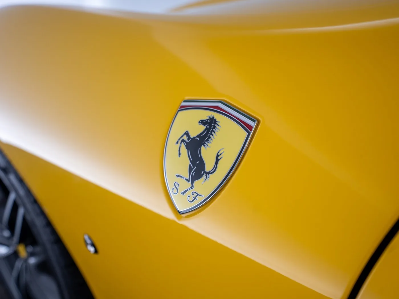 2025 Ferrari Roma Spider proposée par un concessionnaire spécialisé à Singen, Allemagne, photo 13 sur 15