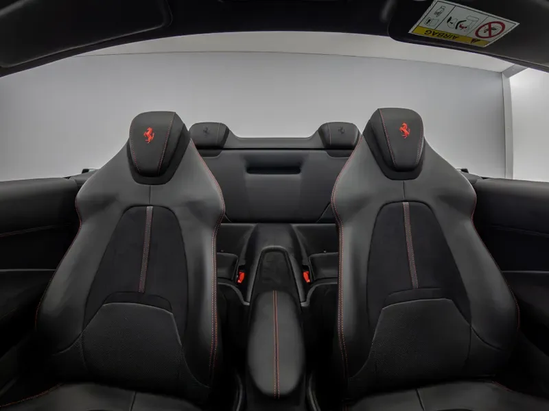 2025 Ferrari Roma Spider, 9/30