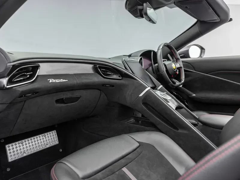 2025 Ferrari Roma Spider, 12/30