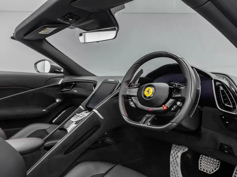 2025 Ferrari Roma Spider, 18/30
