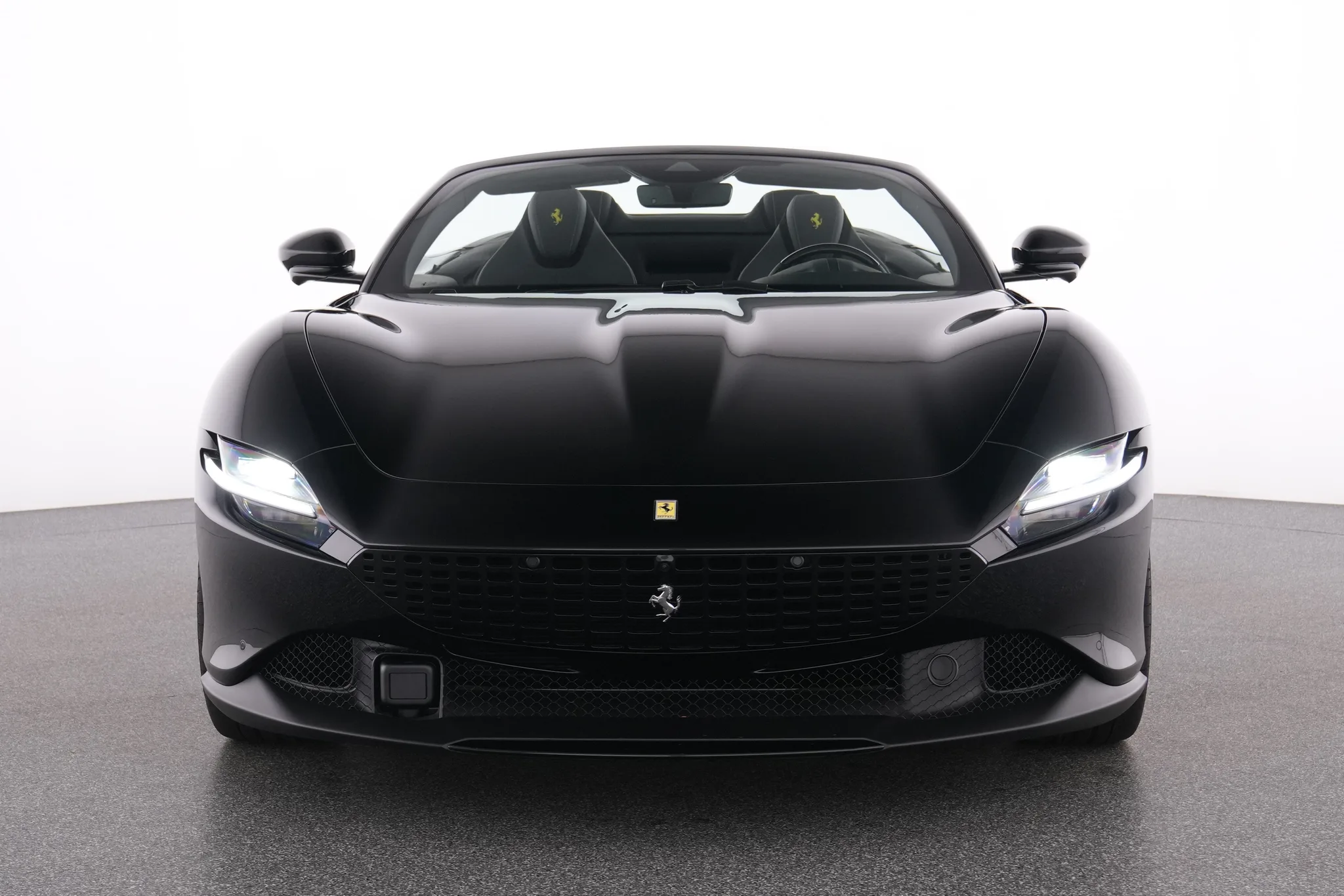 2025 Ferrari Roma Spider angeboten von einem Fachhändler in Meerbusch, Deutschland, Hauptfoto