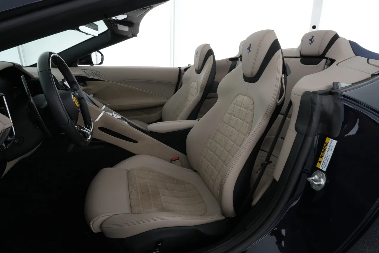 2025 Ferrari Roma Spider offered by a specialist dealer in Meerbusch, Germany, photo 6 of 6