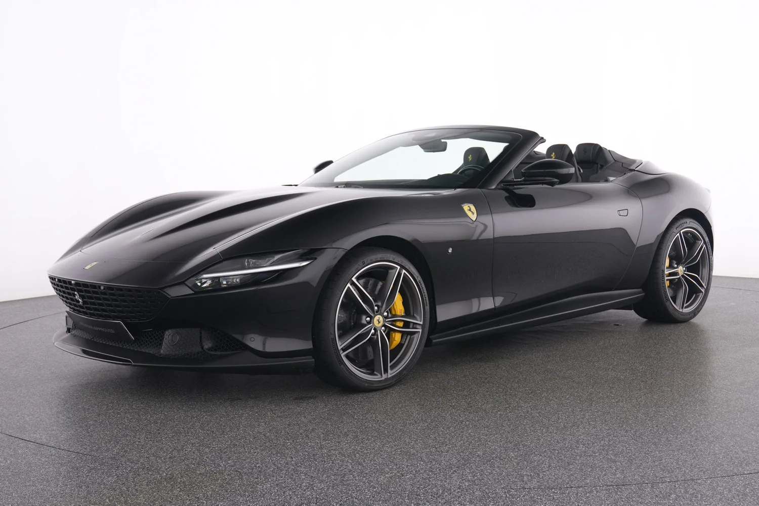 2025 Ferrari Roma Spider, 2/6