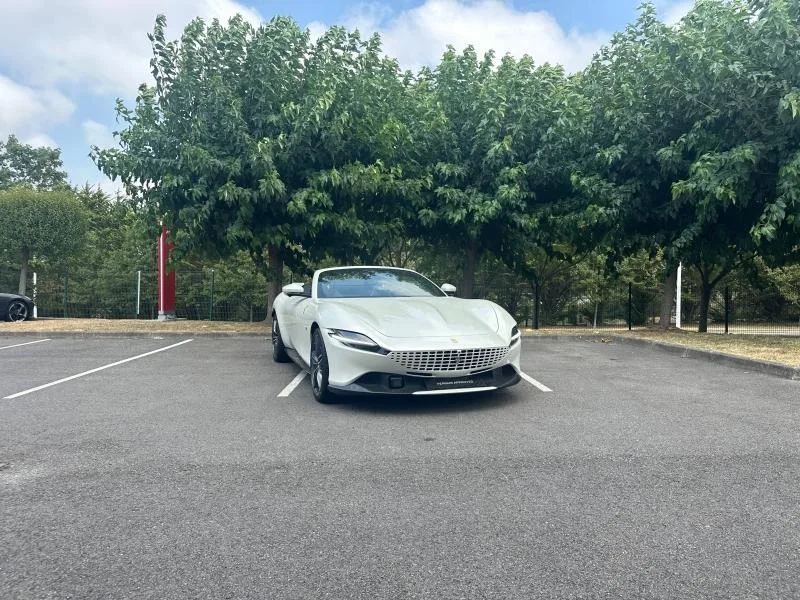 2025 Ferrari Roma Spider, 3/20