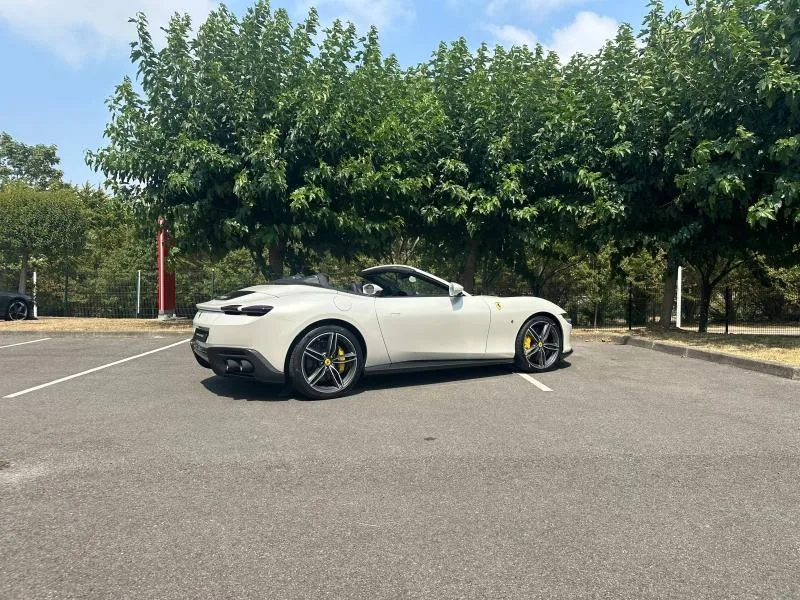 2025 Ferrari Roma Spider, 6/20