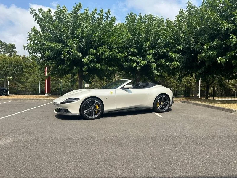 2025 Ferrari Roma Spider, 13/20