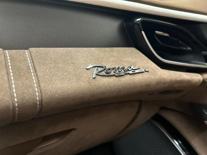 2025 Ferrari Roma Spider, 17/20