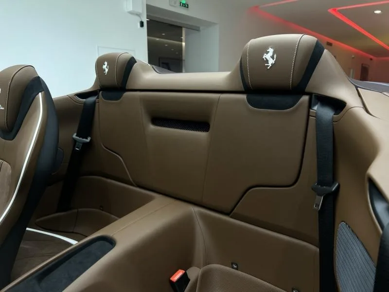2025 Ferrari Roma Spider, 19/20