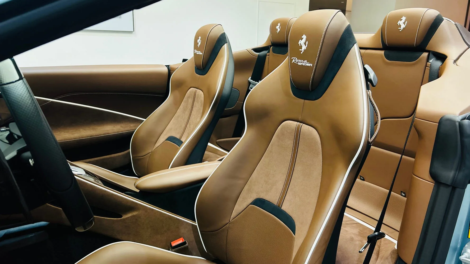 2025 Ferrari Roma Spider, 6/30