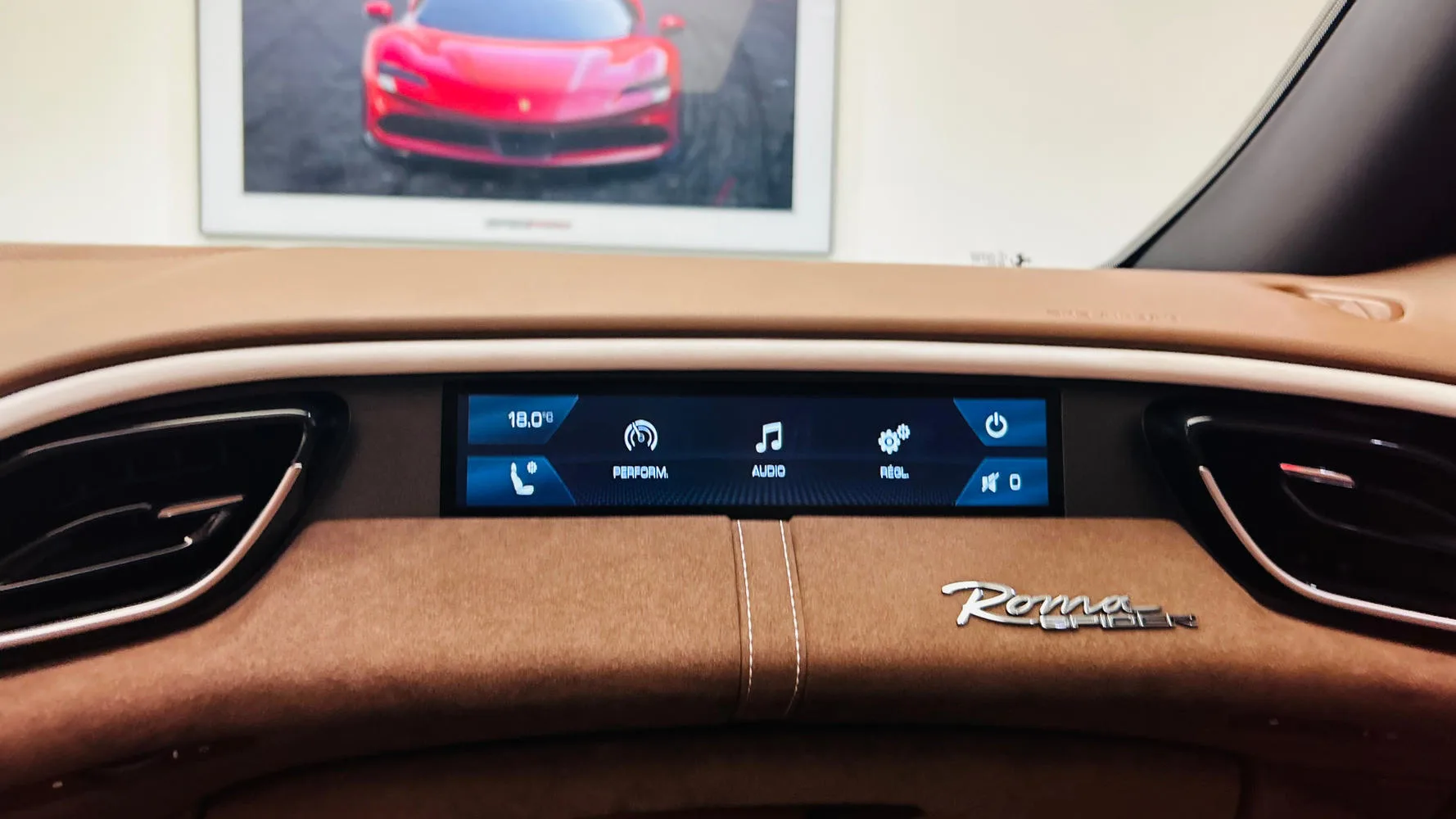 2025 Ferrari Roma Spider, 22/30