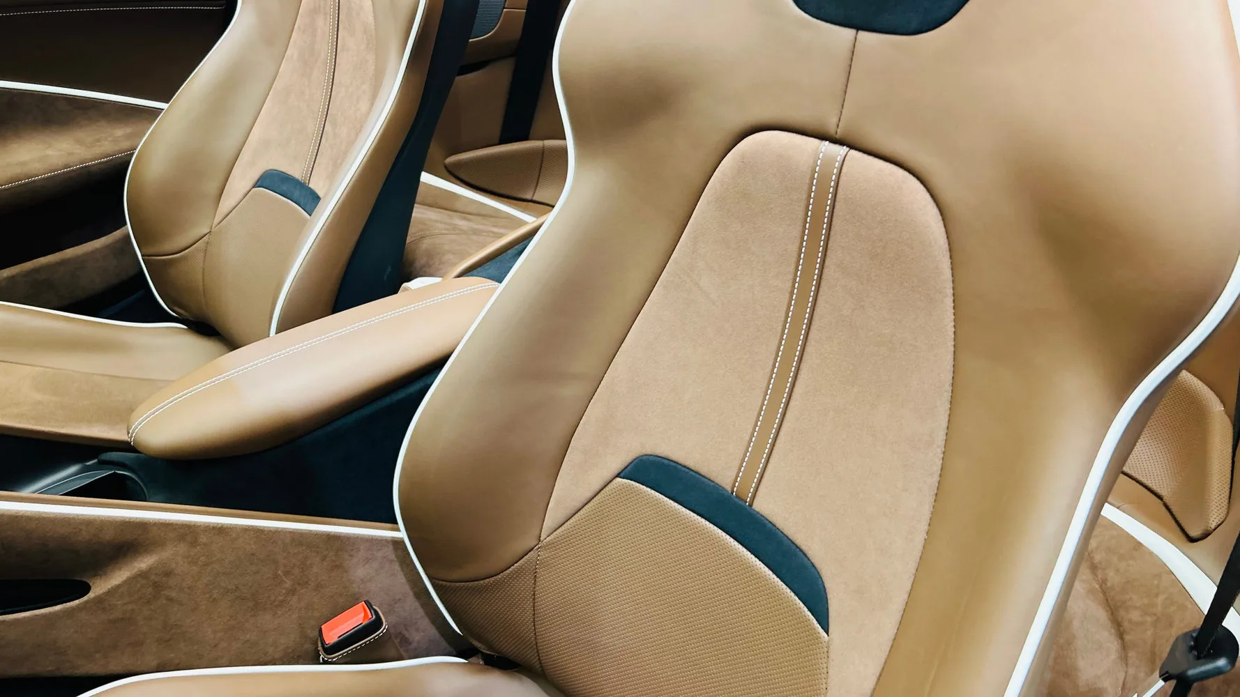 2025 Ferrari Roma Spider, 25/30