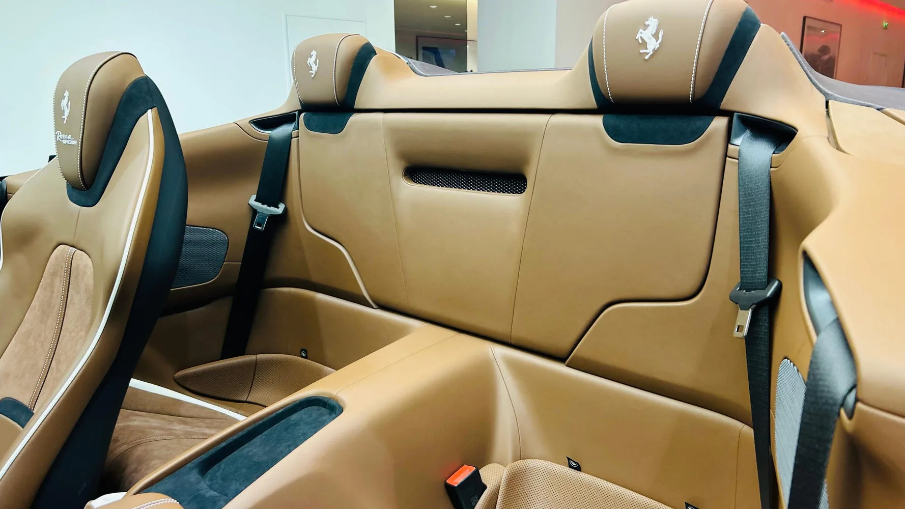 2025 Ferrari Roma Spider, 27/30