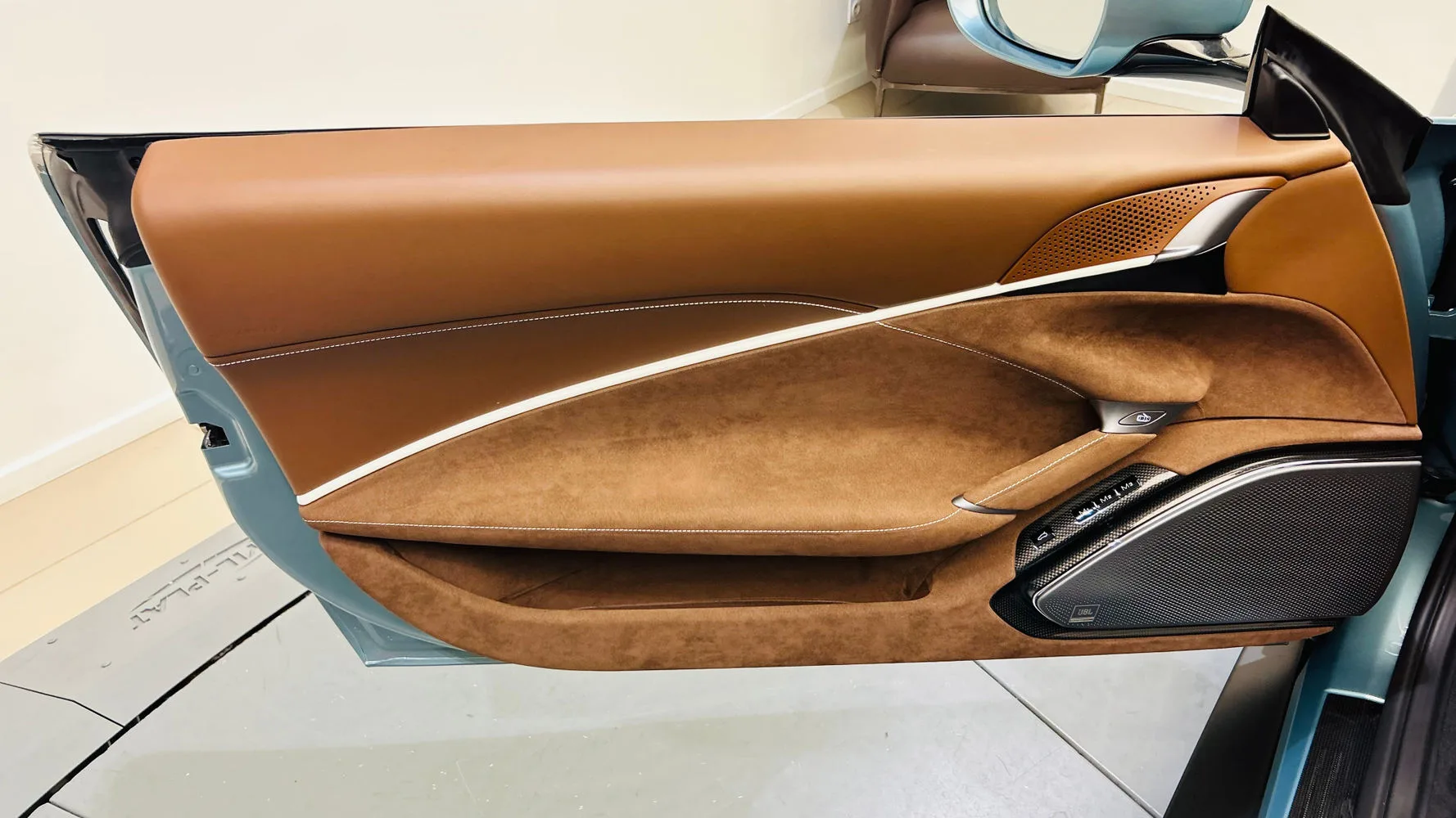 2025 Ferrari Roma Spider, 28/30