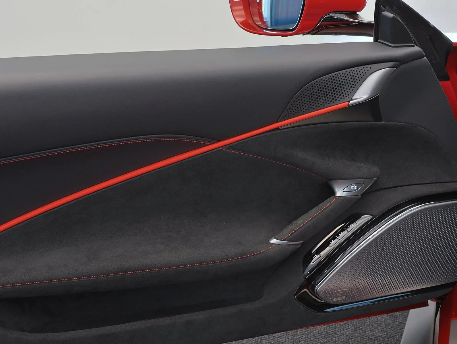 2025 Ferrari Roma Spider, 17/22