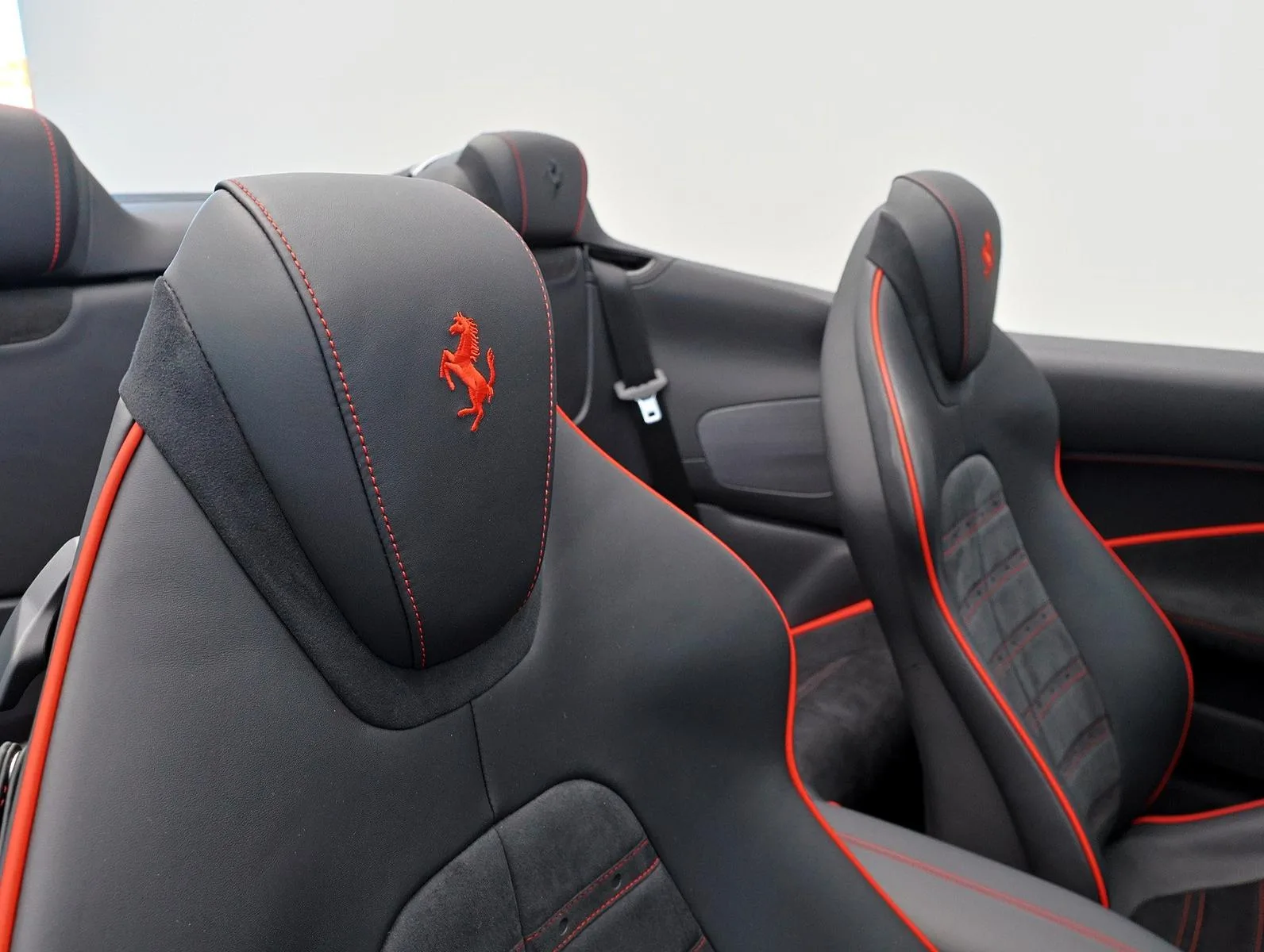 2025 Ferrari Roma Spider, 19/22