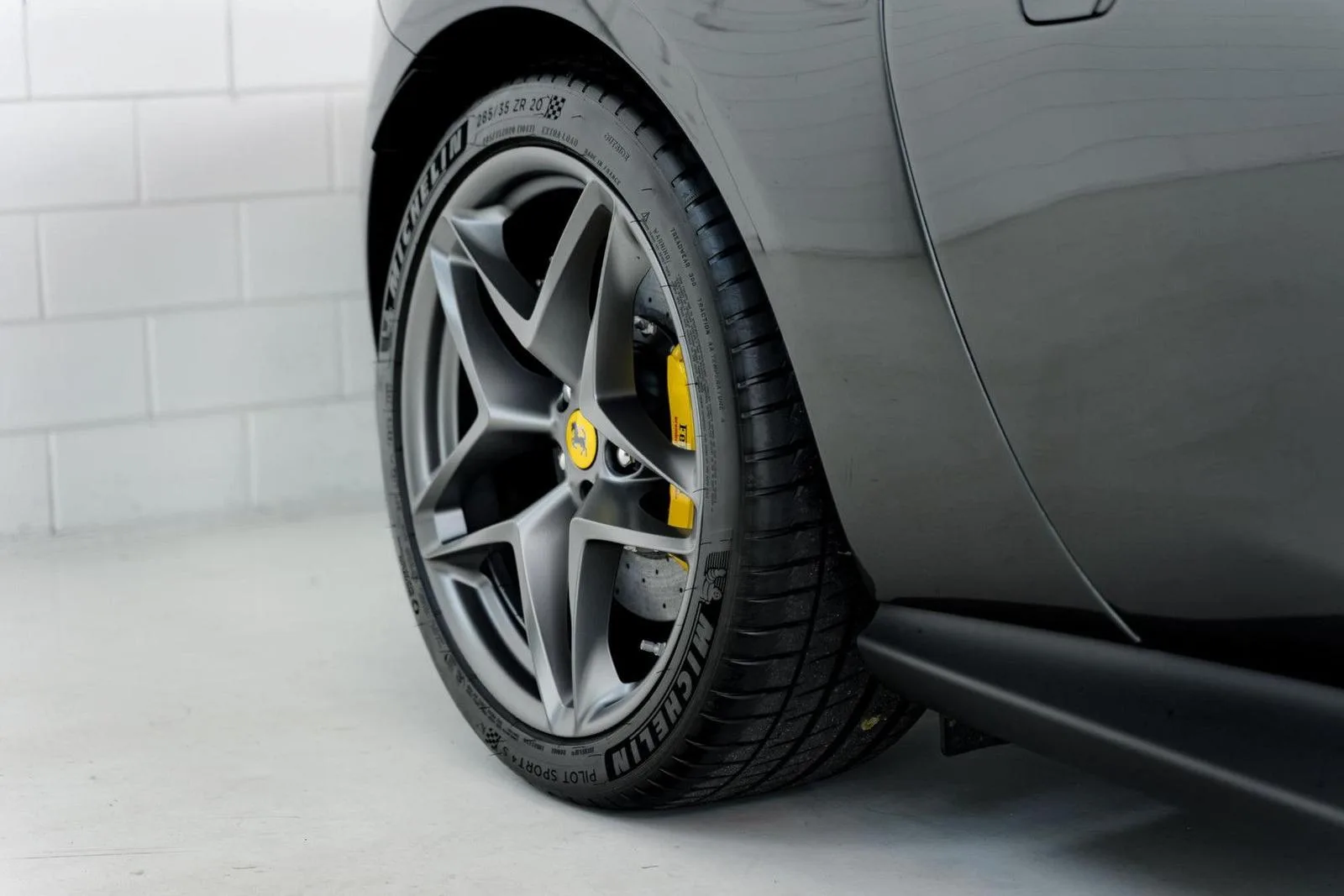 2025 Ferrari Roma Spider, 18/30