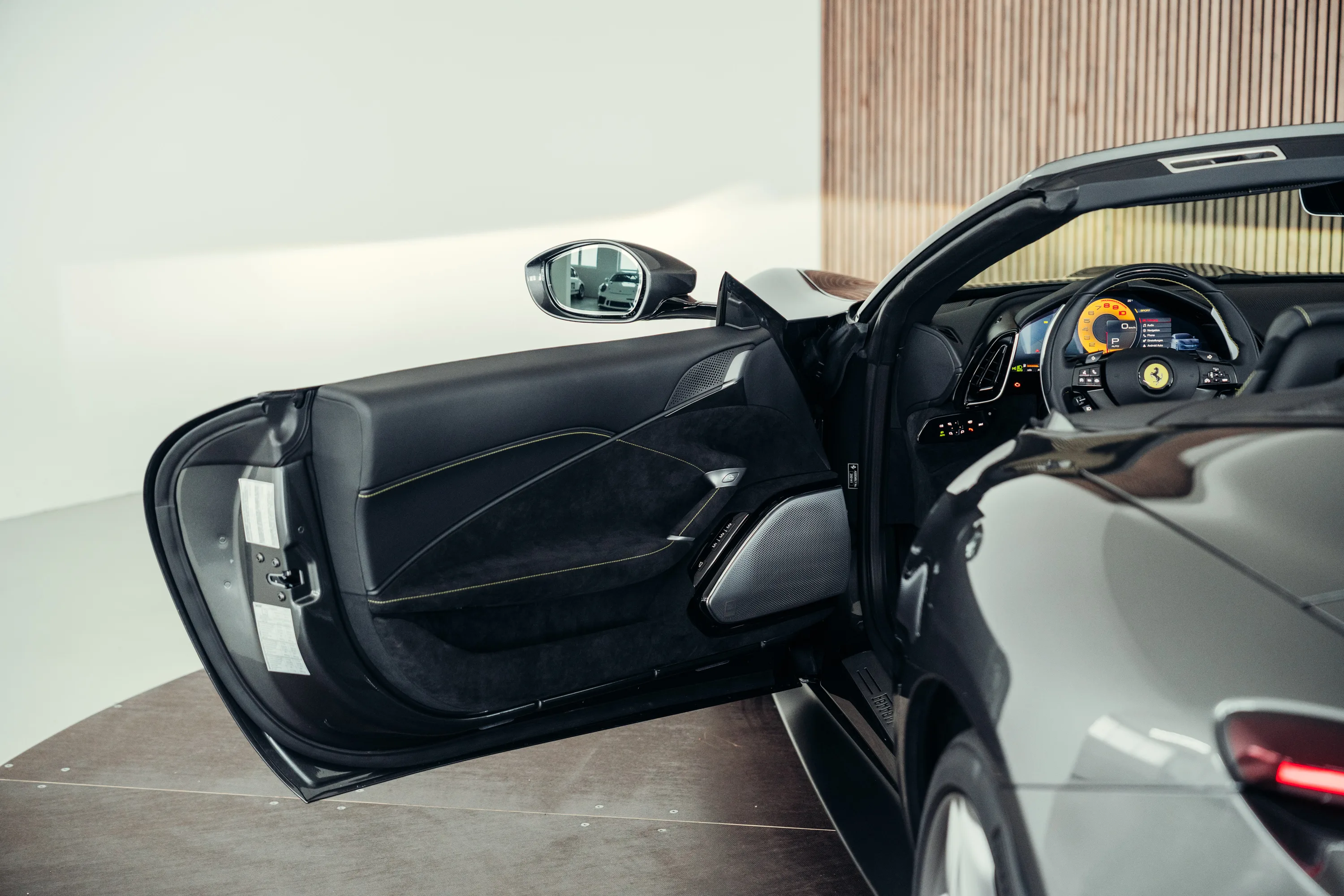 2025 Ferrari Roma Spider, 18/30