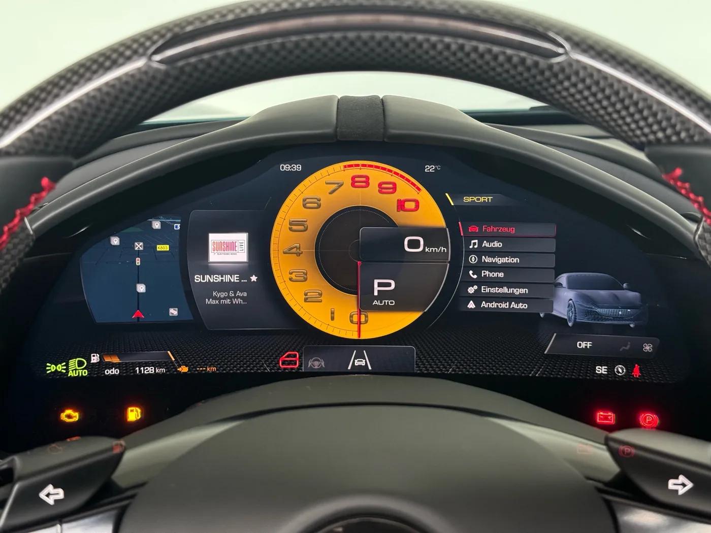 2025 Ferrari Roma Spider offered by a specialist dealer in Frankfurt am Main, Germany, photo 9 of 15