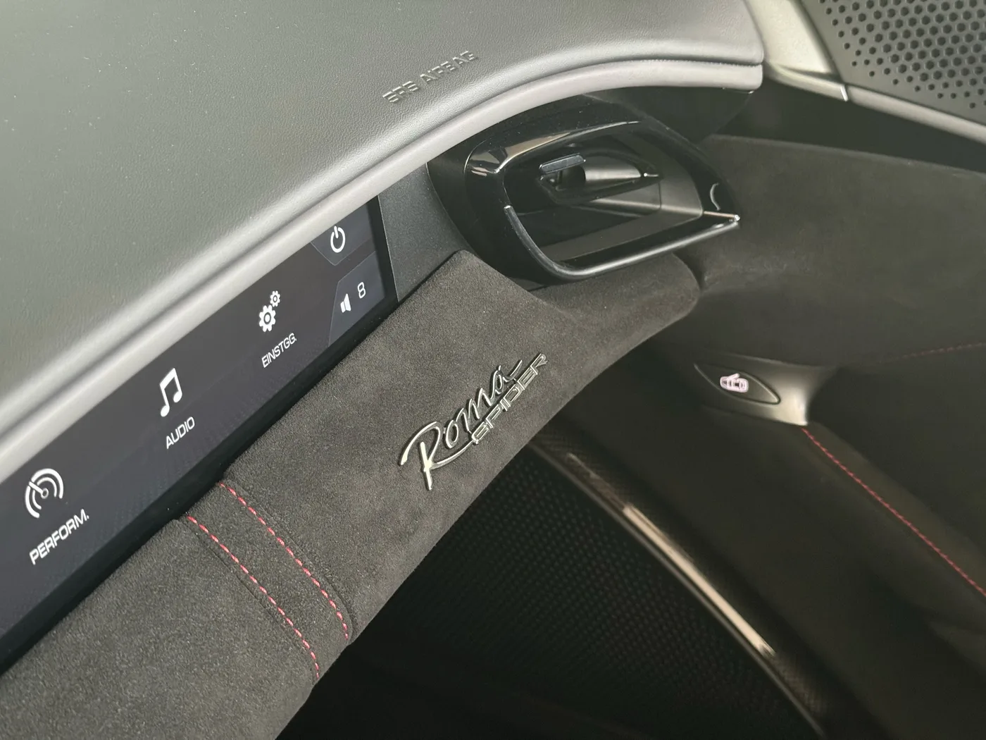 2025 Ferrari Roma Spider offered by a specialist dealer in Frankfurt am Main, Germany, photo 11 of 15