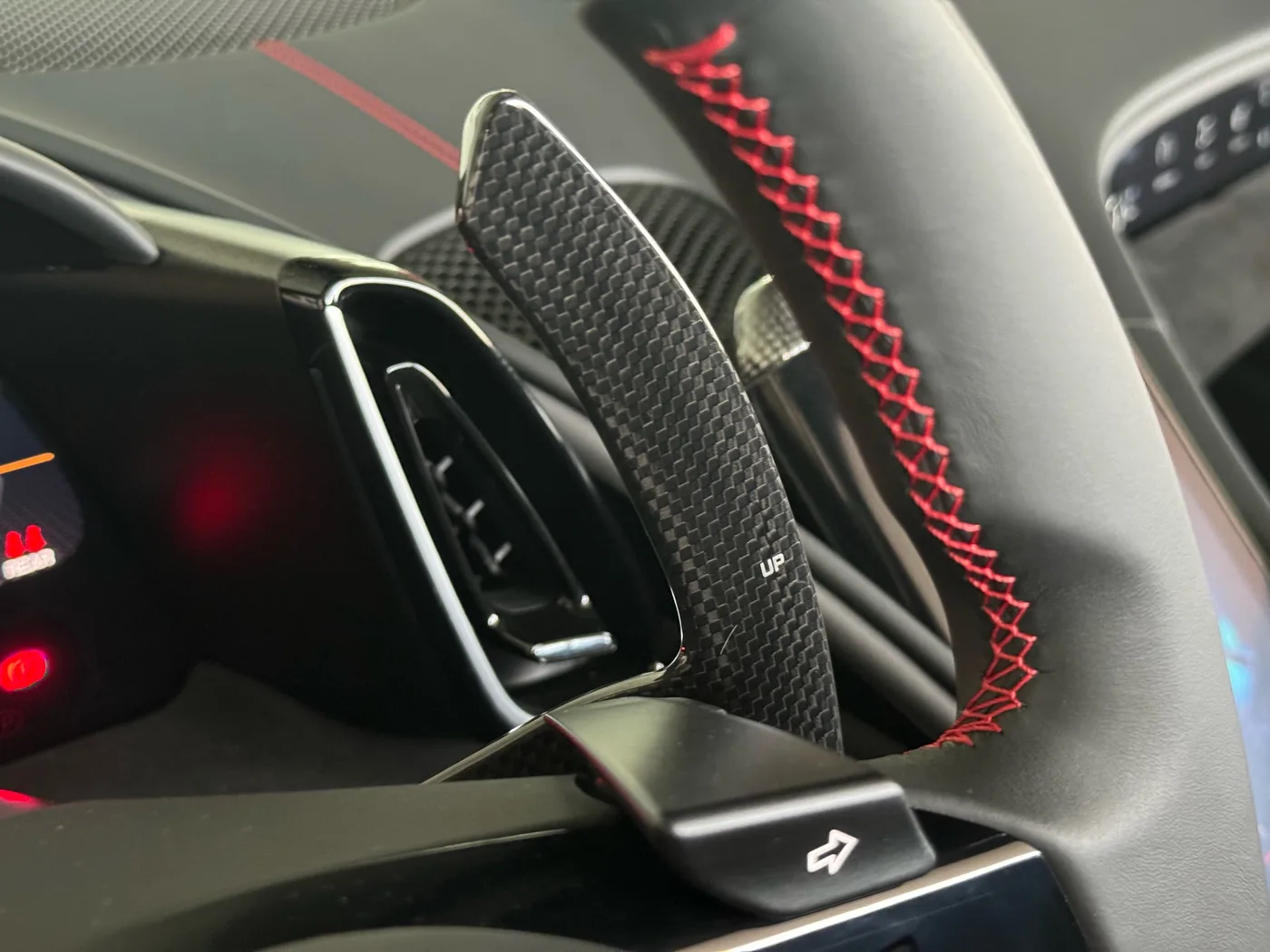 2025 Ferrari Roma Spider offered by a specialist dealer in Frankfurt am Main, Germany, photo 13 of 15