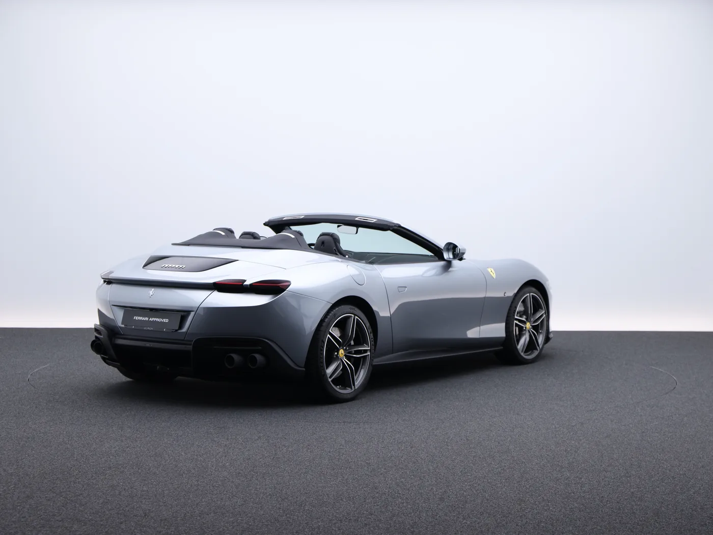 2025 Ferrari Roma Spider offered by a specialist dealer in Frankfurt am Main, Germany, photo 3 of 15