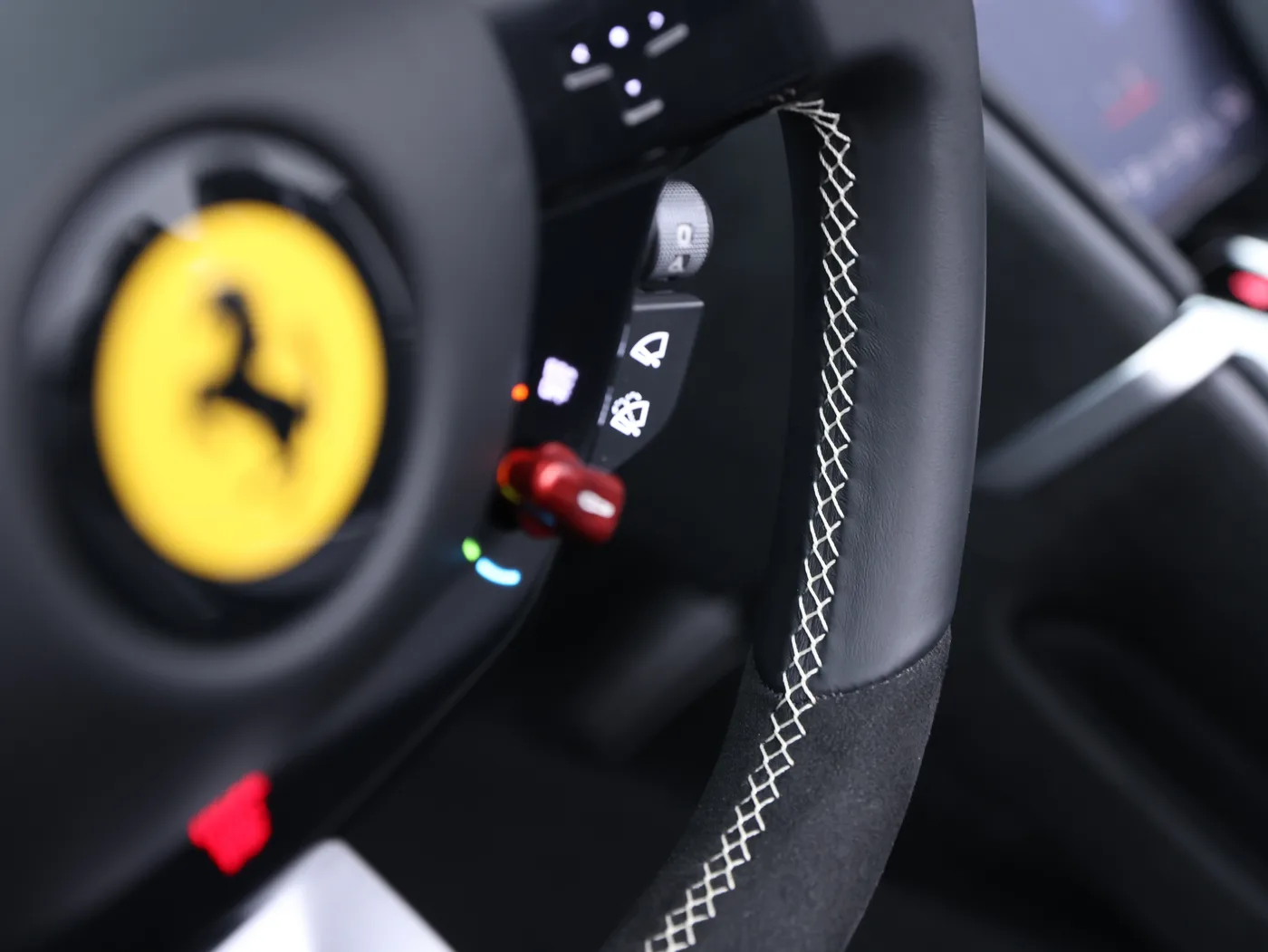 2025 Ferrari Roma Spider offered by a specialist dealer in Frankfurt am Main, Germany, photo 9 of 15