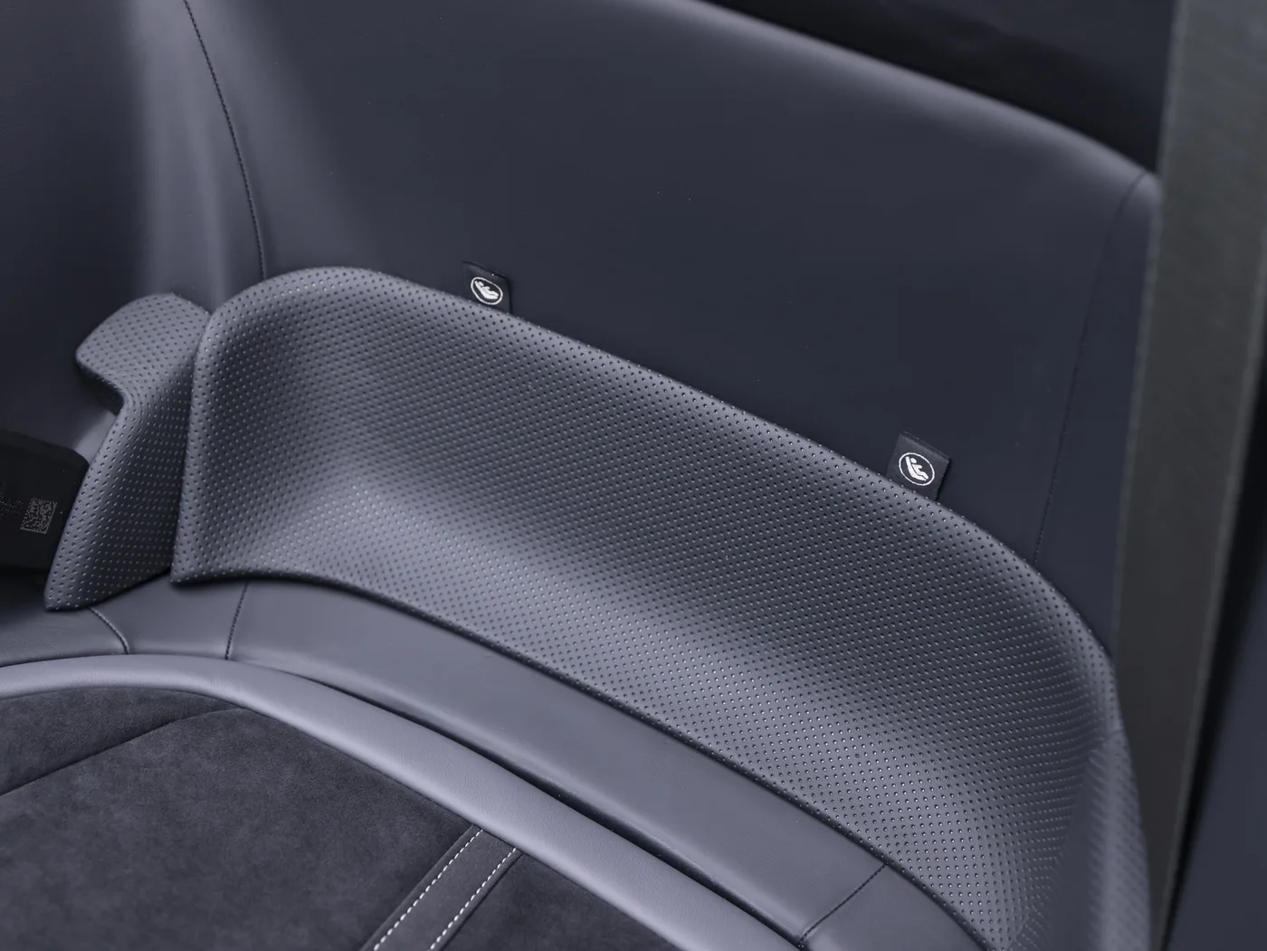 2025 Ferrari Roma Spider offered by a specialist dealer in Frankfurt am Main, Germany, photo 15 of 15
