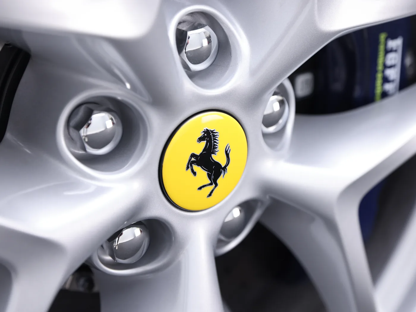 2025 Ferrari Roma Spider offered by a specialist dealer in Frankfurt am Main, Germany, photo 12 of 15