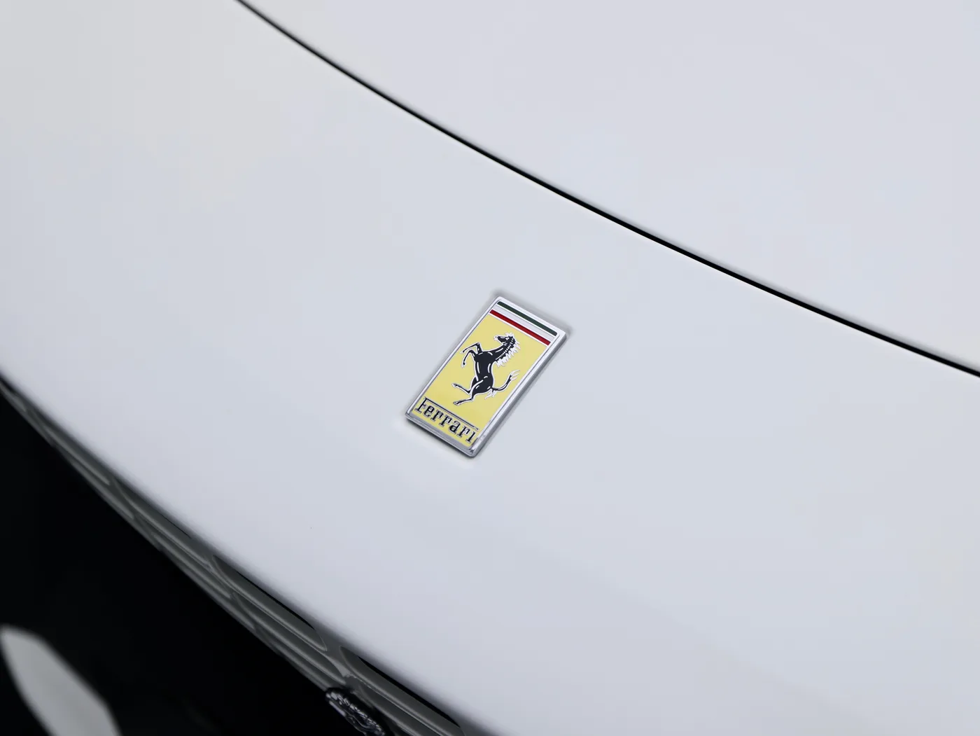 2025 Ferrari Roma Spider offered by a specialist dealer in Frankfurt am Main, Germany, photo 13 of 15
