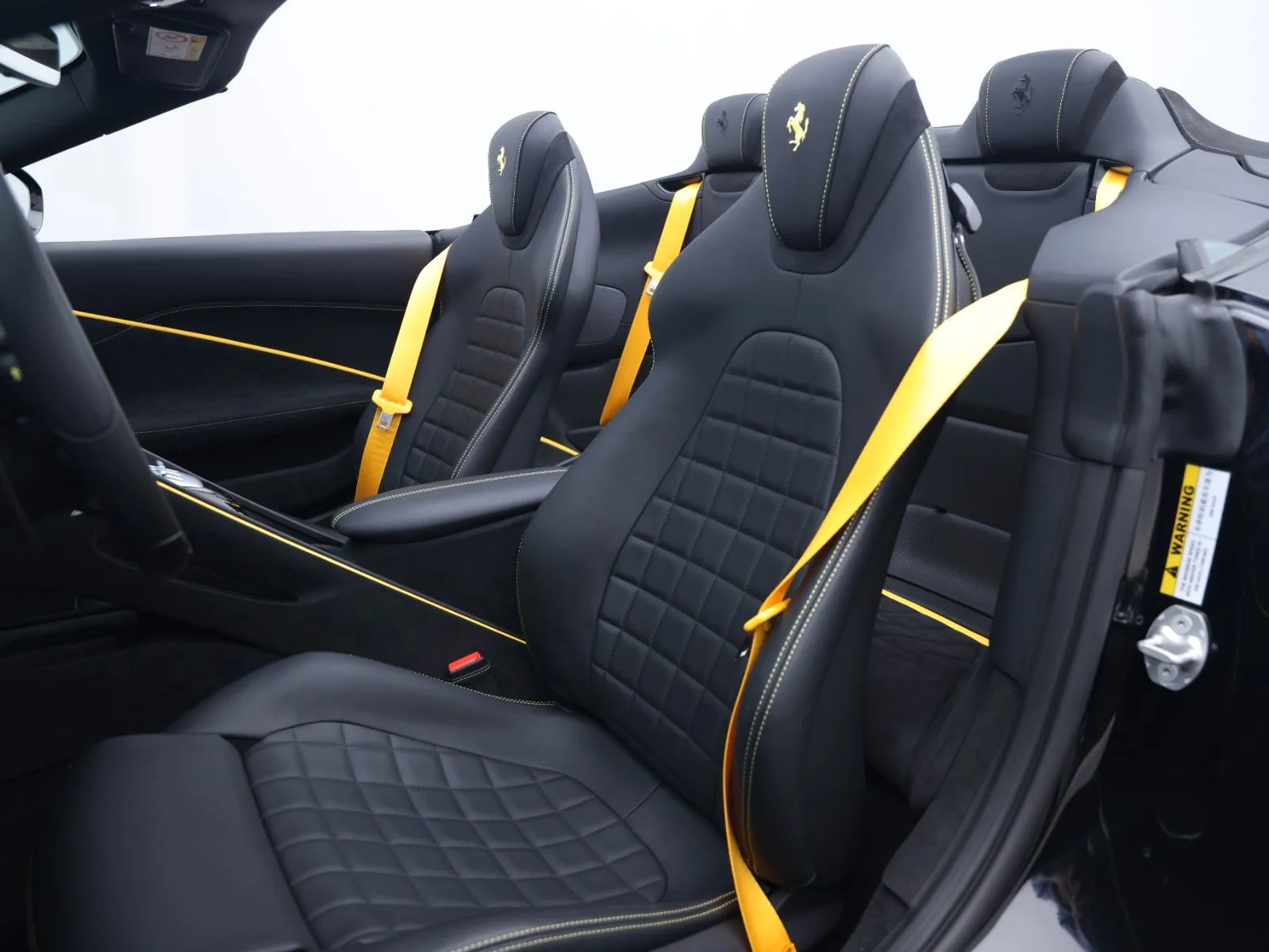 2025 Ferrari Roma Spider, 12/30