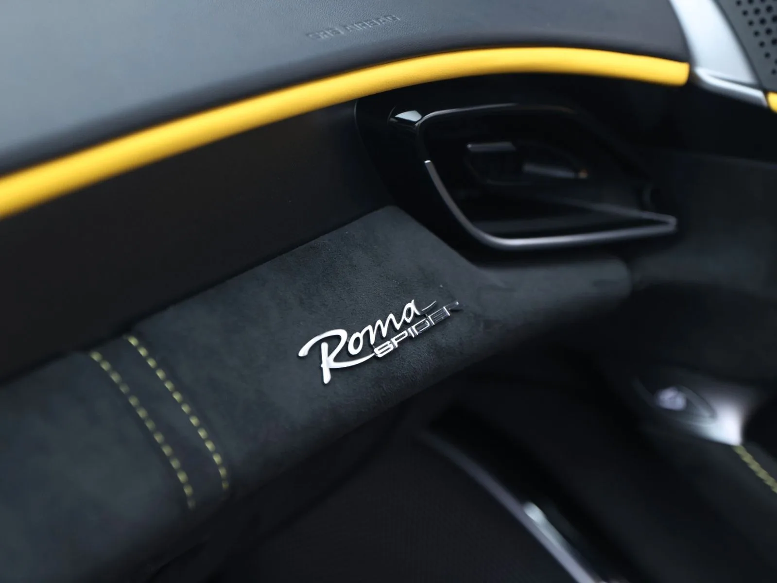 2025 Ferrari Roma Spider, 19/30